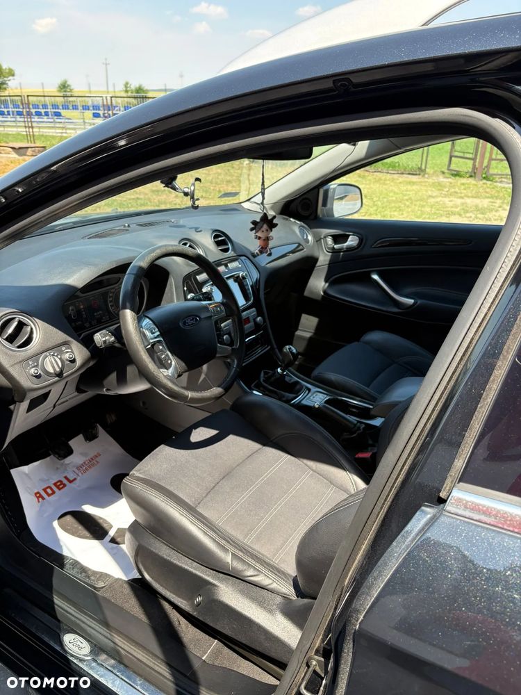 Ford Mondeo 2.0 TDCi Ambiente - 24