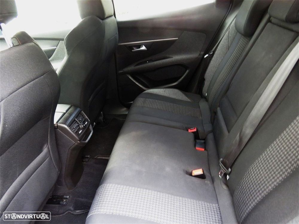 Peugeot 3008 1.5 BlueHDi Active - 11