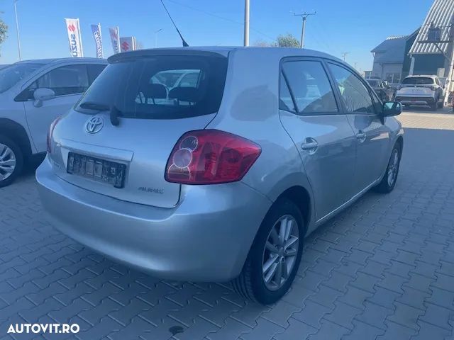 Toyota Auris - 11
