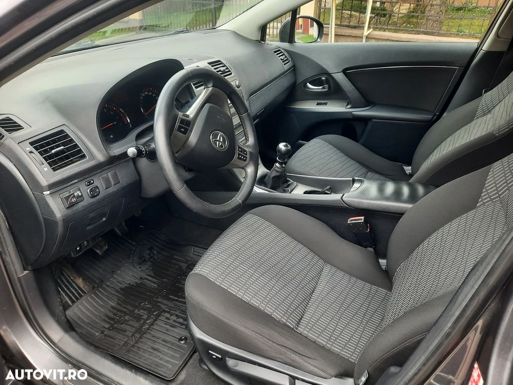 Toyota Avensis 1.8 Elegance - 5
