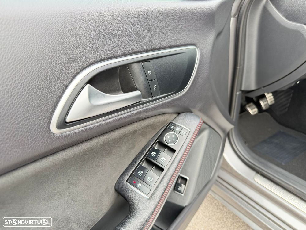 Mercedes-Benz CLA 200 d AMG Line - 19