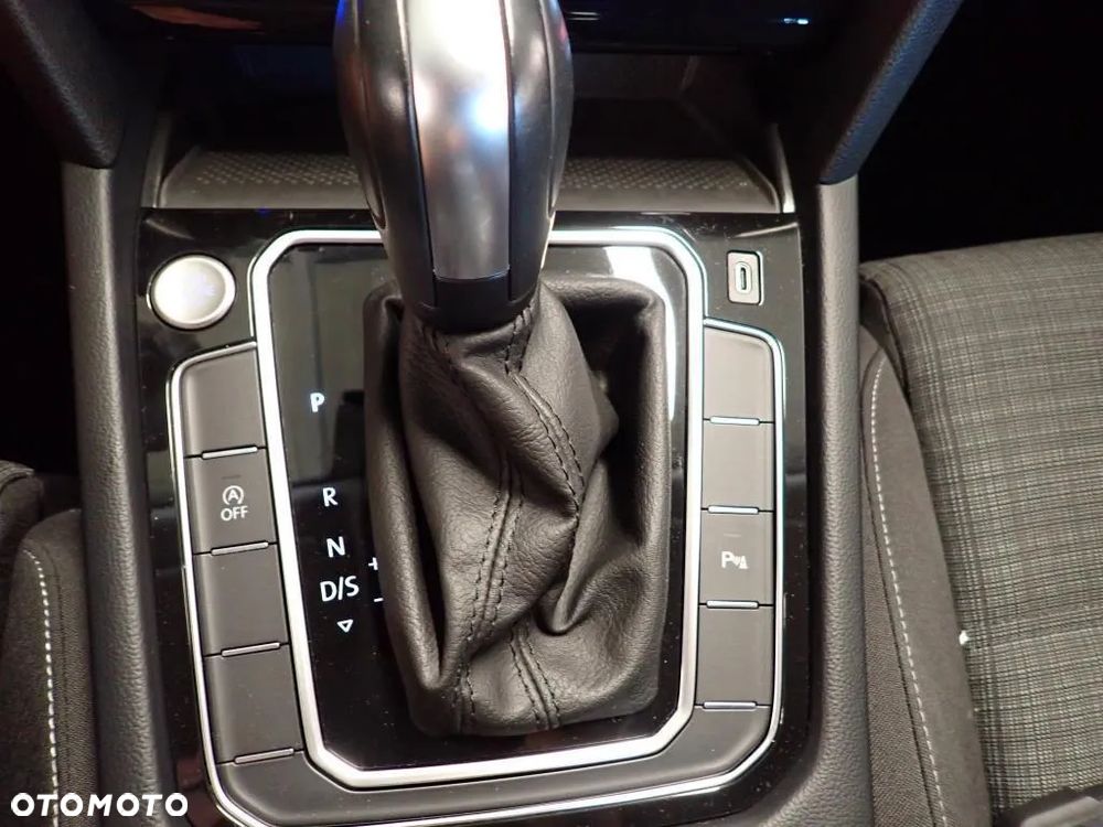 Volkswagen Passat 2.0 TDI EVO Business DSG - 13