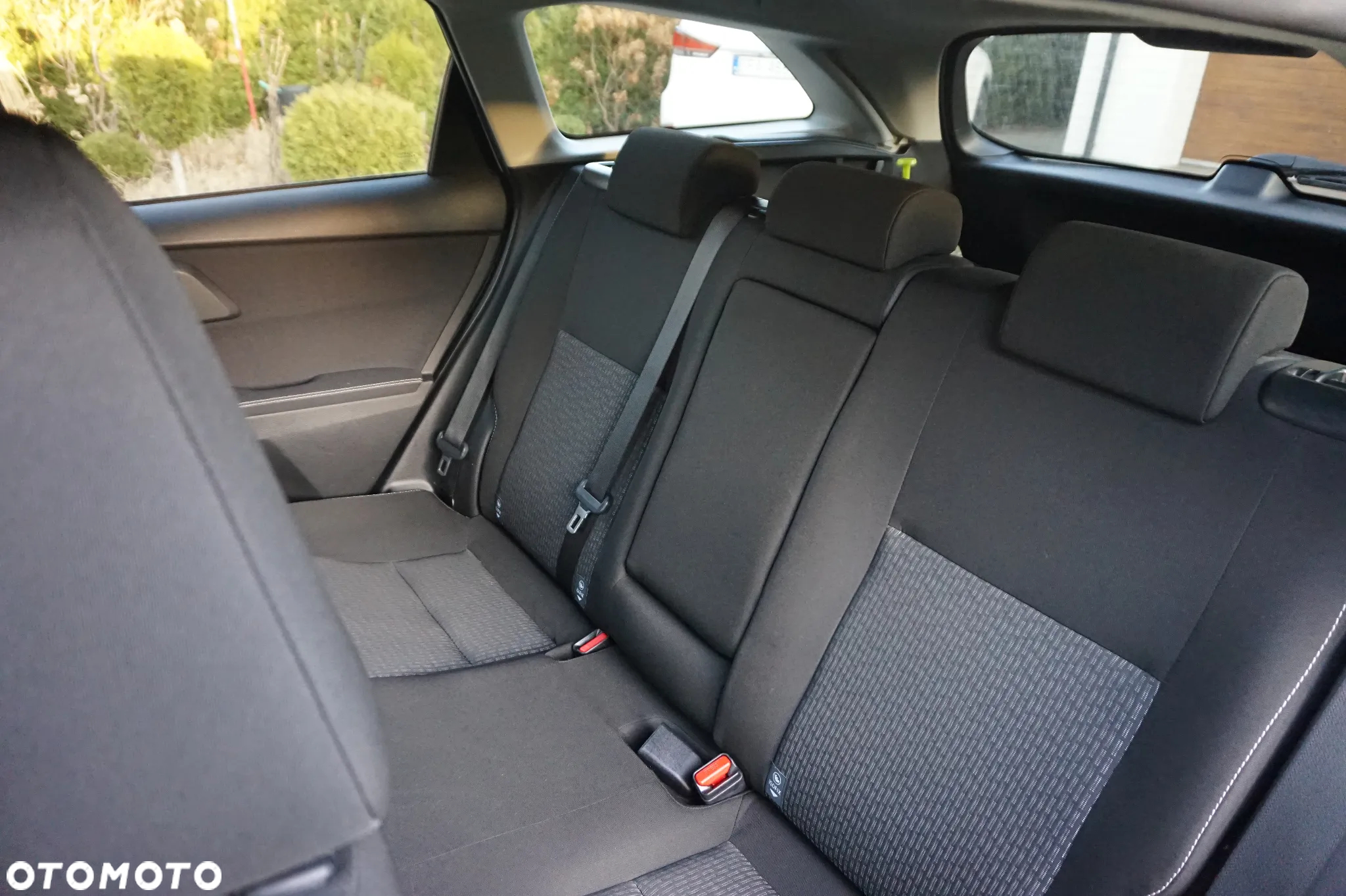 Toyota Auris 1.8 VVT-i Hybrid Automatik Edition - 12