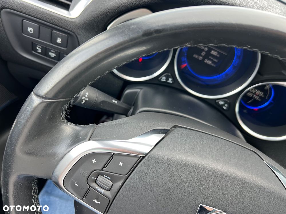 Citroën DS4 e-HDi 115 SoChic - 33