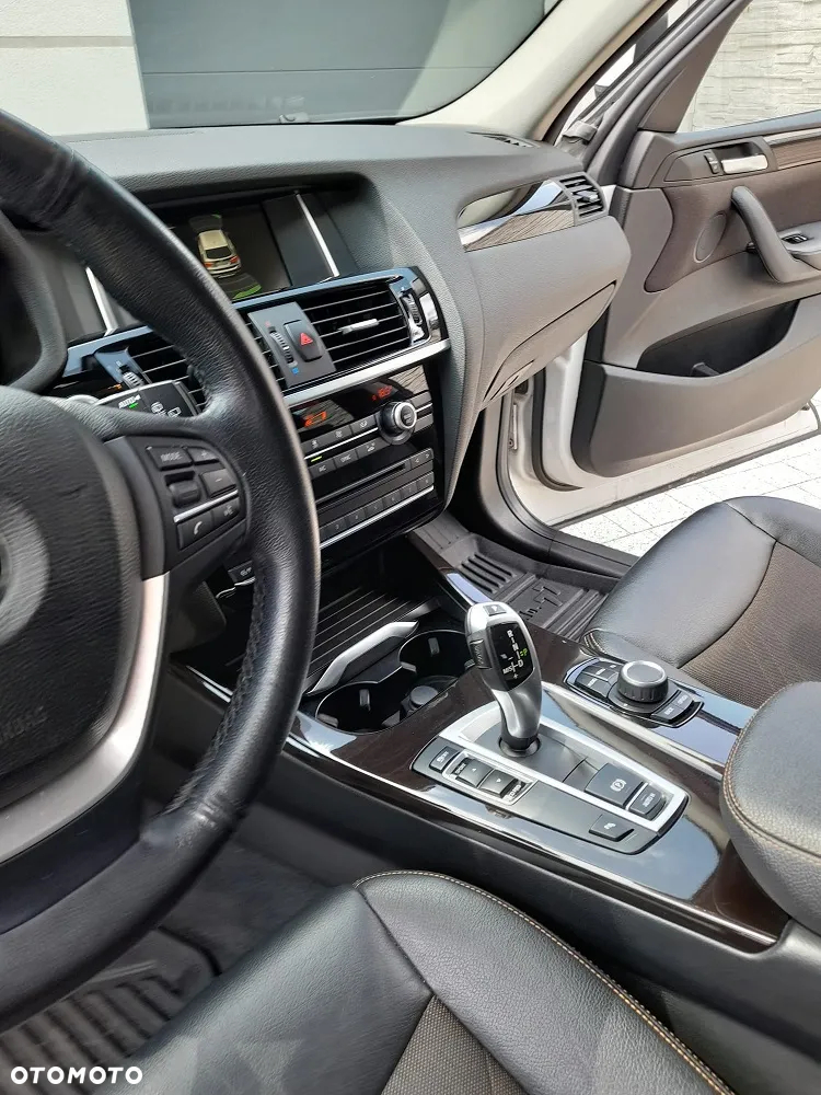 BMW X3 sDrive18d Luxury Line - 12