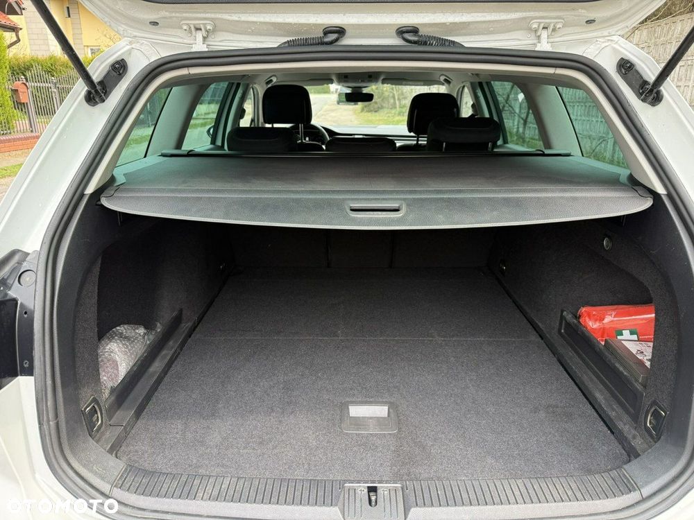 Volkswagen Passat 2.0 TDI SCR DSG Business - 9