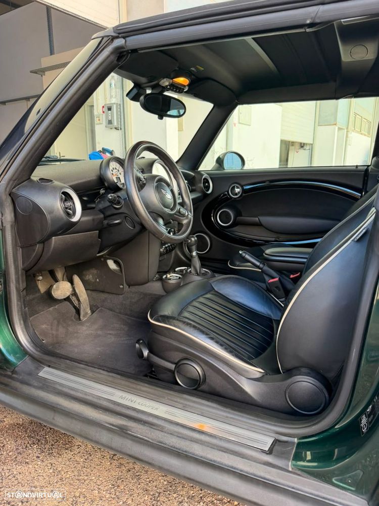 MINI Cabrio Cooper Auto - 4