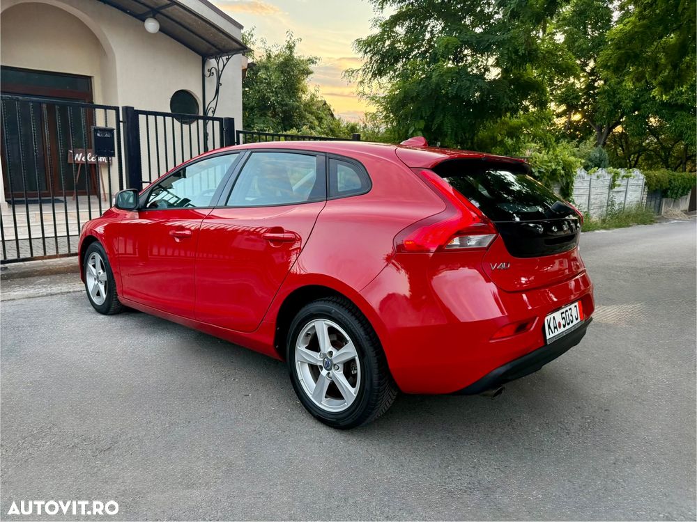Volvo V40 T2 Momentum - 14