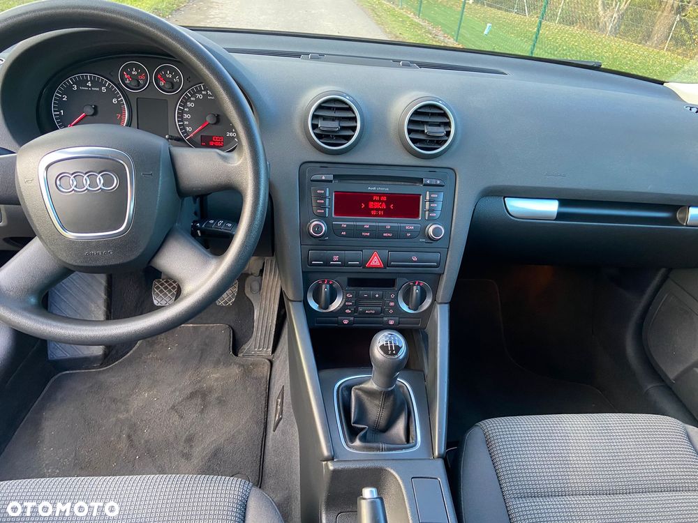 Audi A3 3-drzwiowe 1.6 Attraction - 13