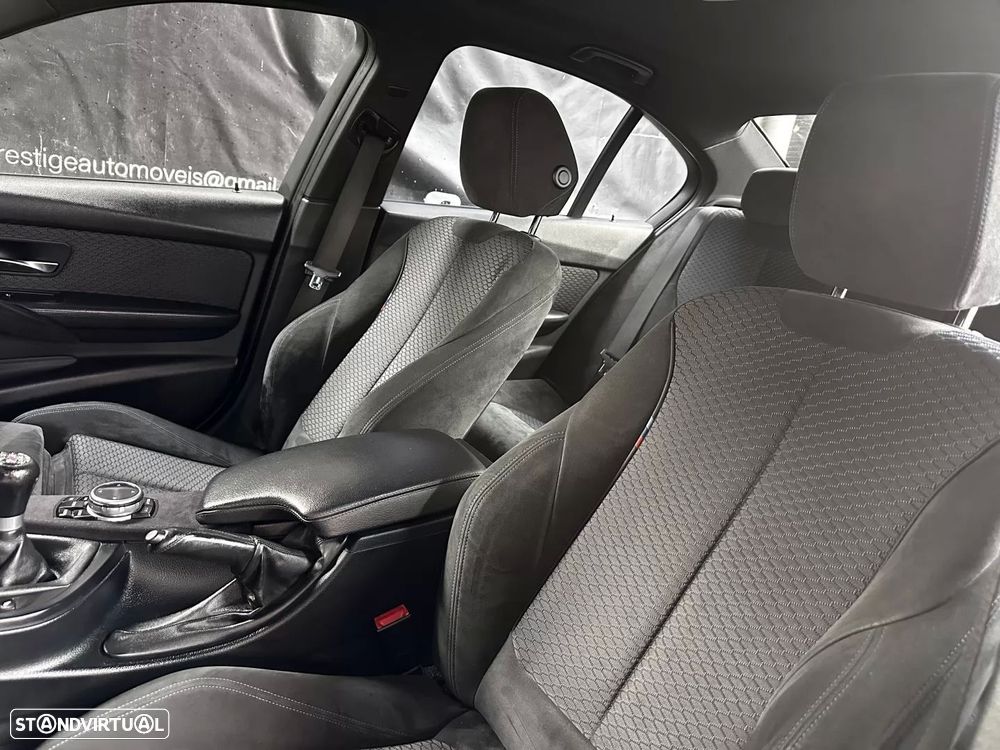 BMW 318 d Pack M - 31