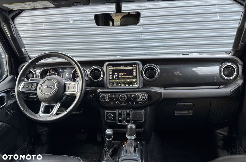 Jeep Wrangler - 11