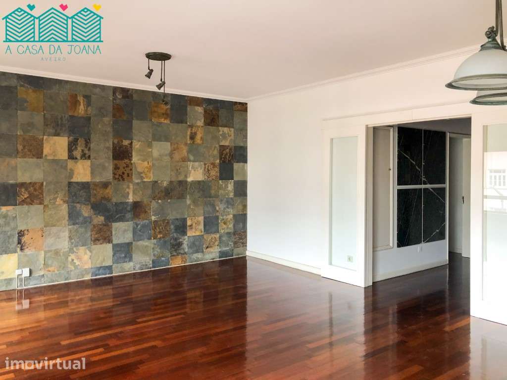 Apartamento T3 com Garagem Dupla Fechada no Centro de Aveiro - Grande imagem: 2/23