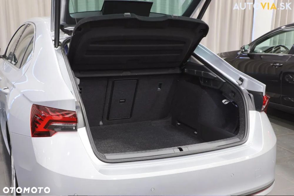 Skoda Octavia 1.5 TSI mHEV Drive Essence DSG - 21