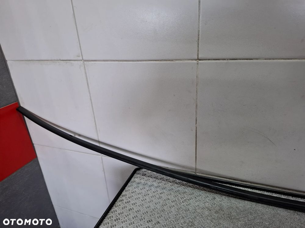 Listwa mat lewa karoseryjna Audi A4 B8 2013 rok sedan nr 8K5853703 - 2