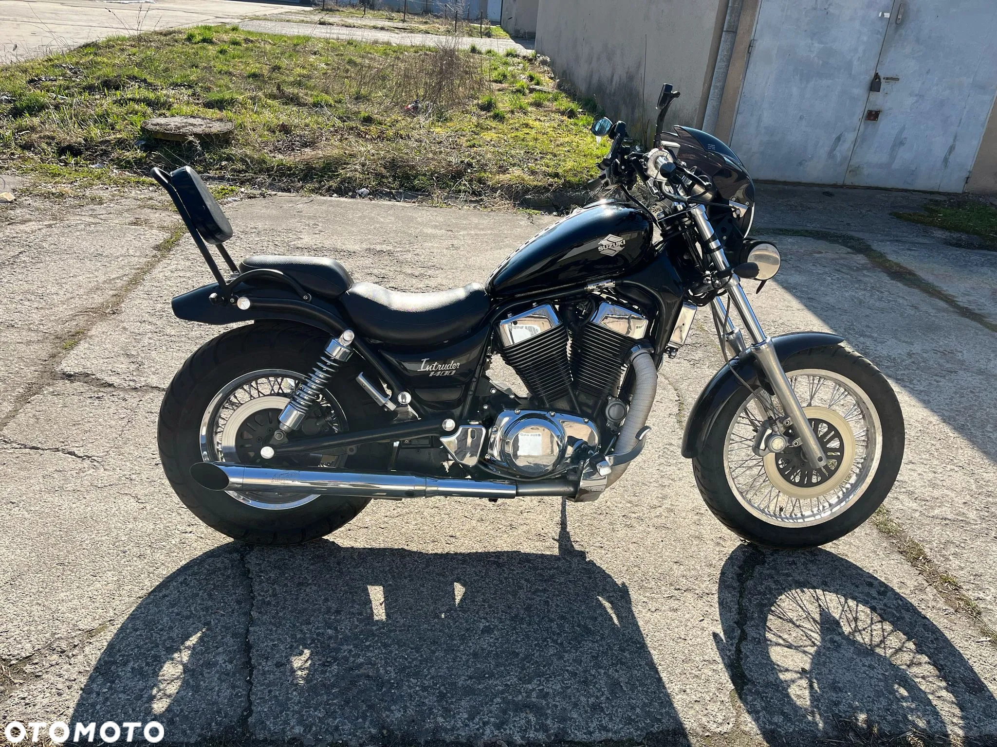 Suzuki Intruder - 6
