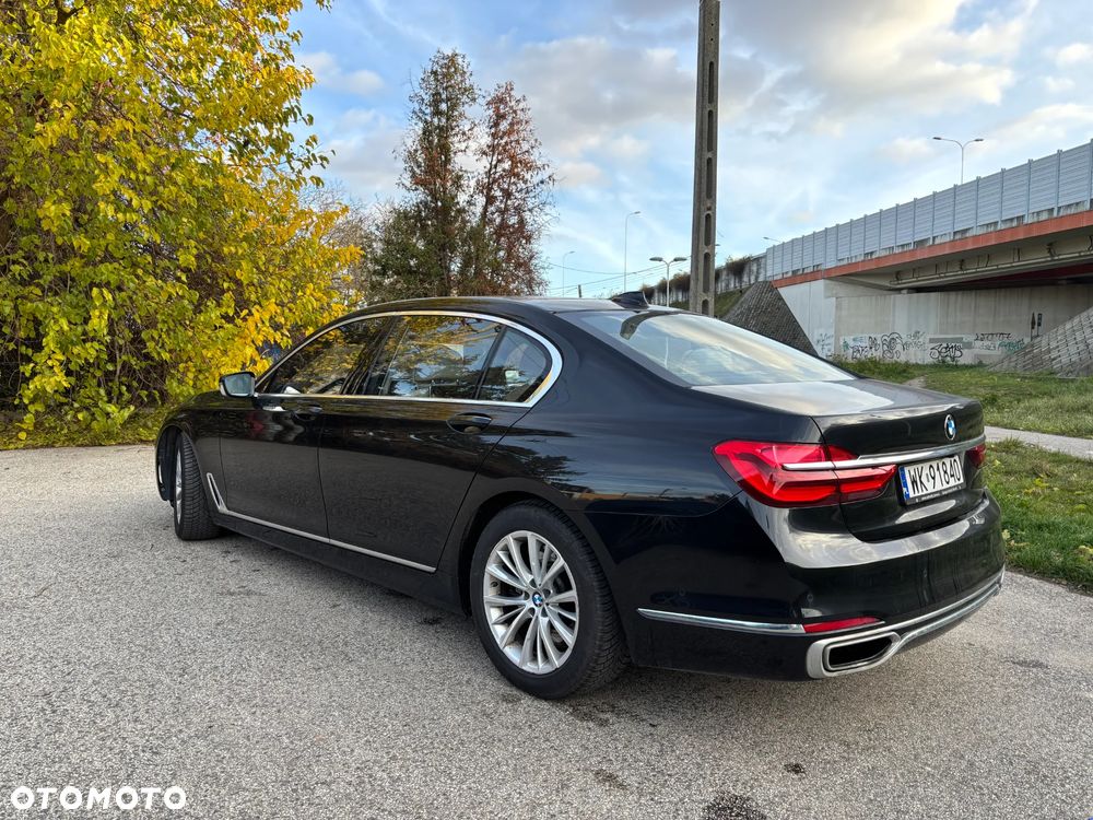 BMW Seria 7 750Li xDrive - 11