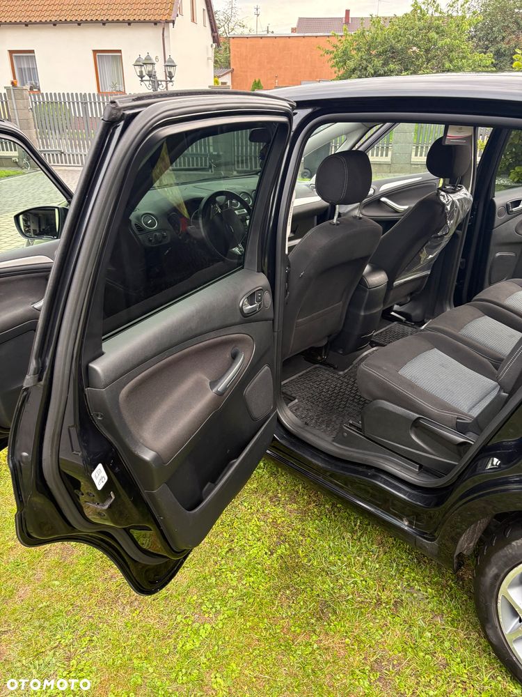 Ford S-Max - 16