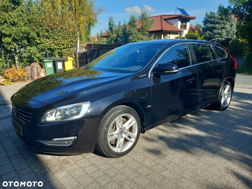 Volvo V60 D6 AWD Plug-in Hybrid Summum - 2