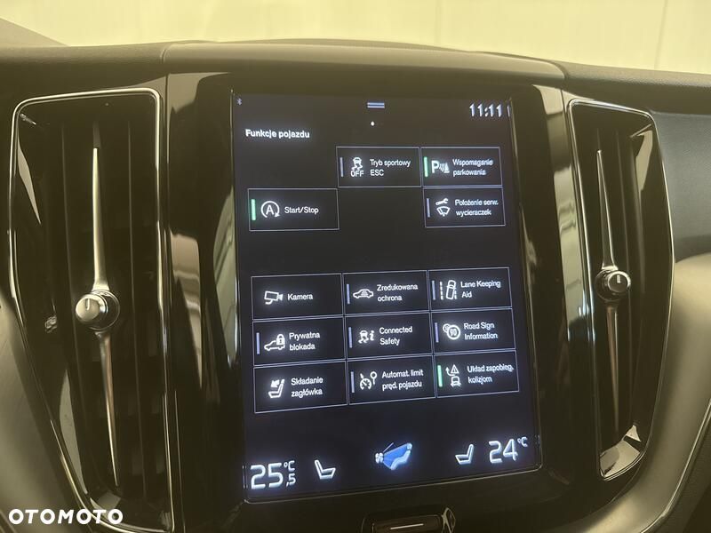 Volvo XC 60 B4 B Momentum Pro - 16