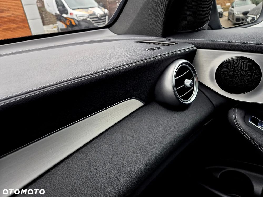 Mercedes-Benz GLC - 16