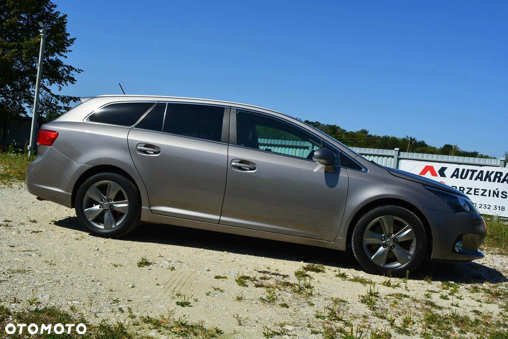 Toyota Avensis 2.2 D-CAT Premium - 9