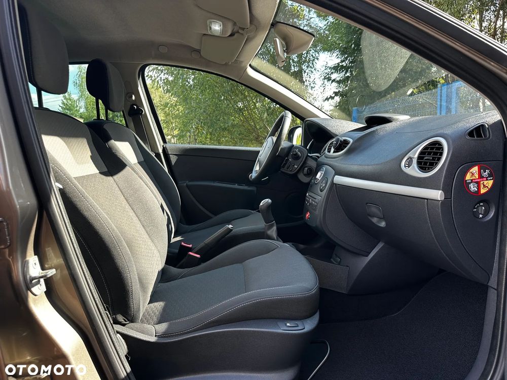 Renault Clio 1.2 16V 75 Expression - 32