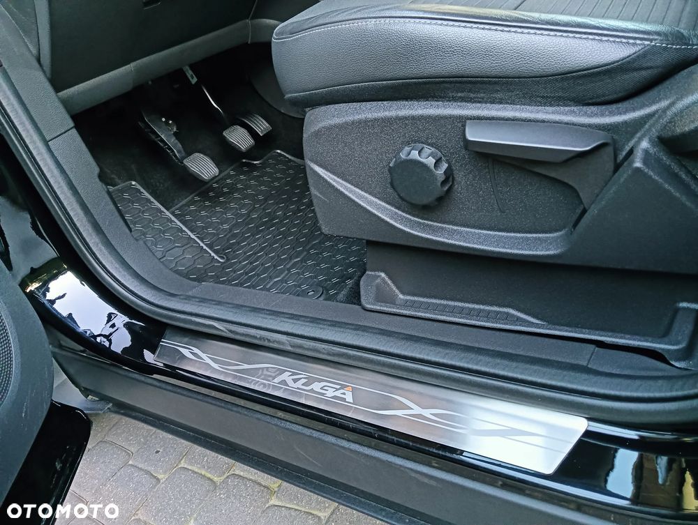 Ford Kuga - 33