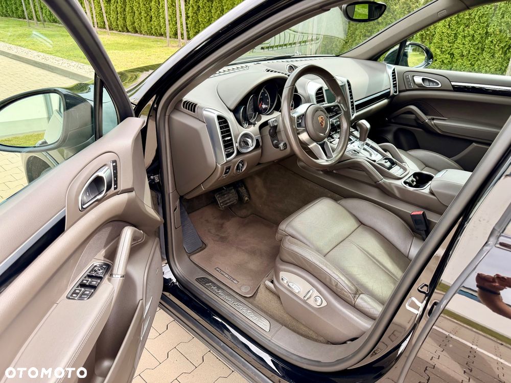 Porsche Cayenne Standard - 20