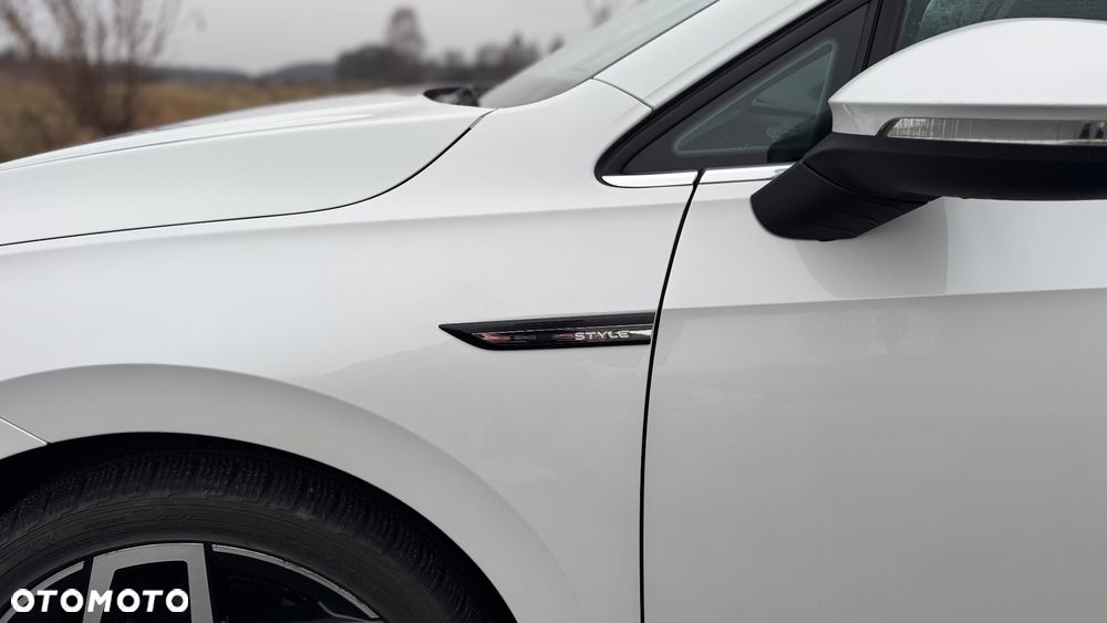 Volkswagen Golf 2.0 TDI SCR DSG Style - 8