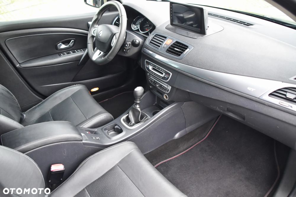 Renault Megane TCe 180 GT - 13