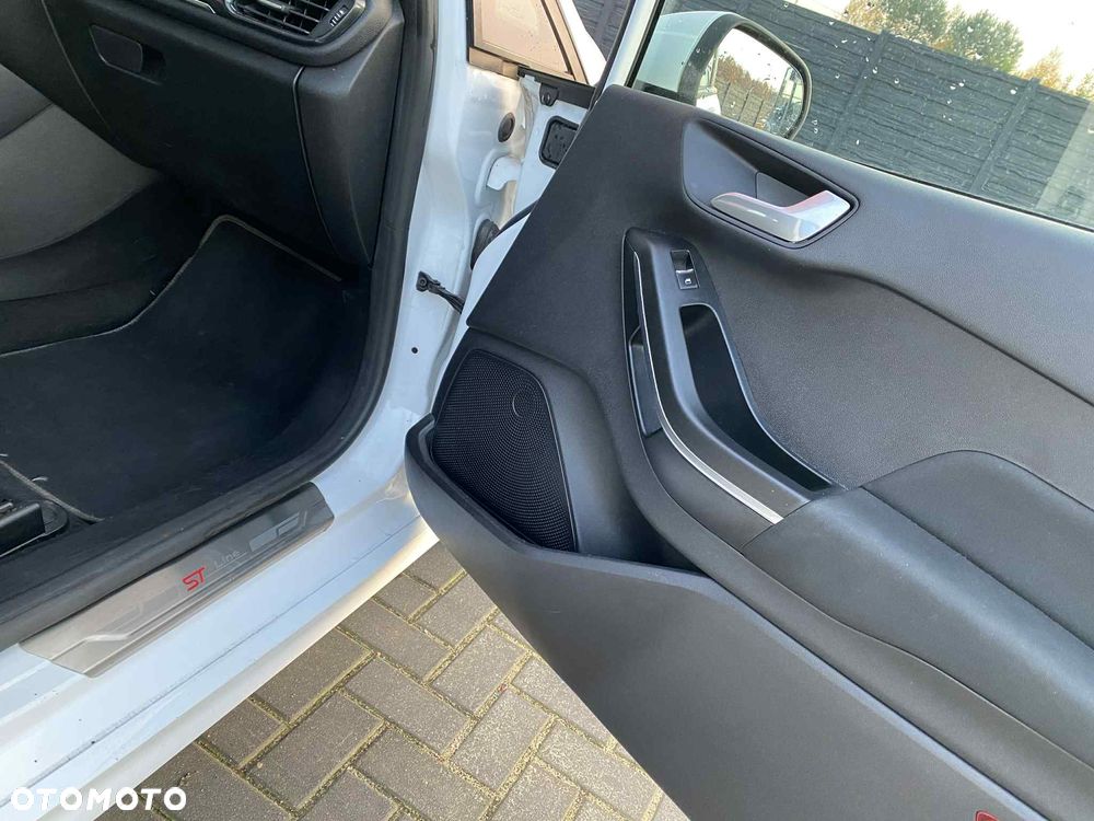 Ford Fiesta 1.5 TDCi S&S ST-LINE X - 19