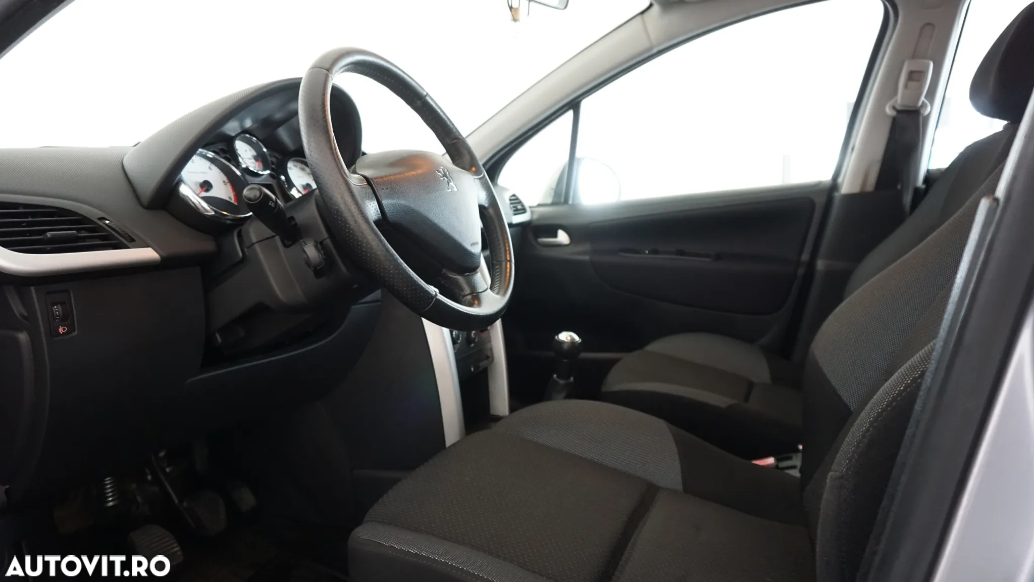 Peugeot 207 1.6 HDI FAP Allure - 10