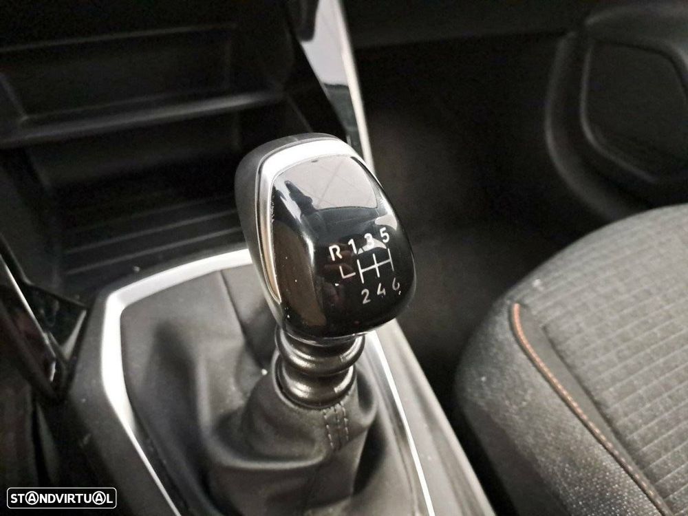 Peugeot 208 1.2 PureTech Style - 18