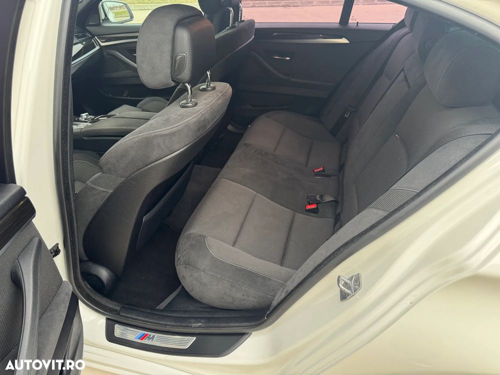 BMW Seria 5 525d Sport-Aut. - 25