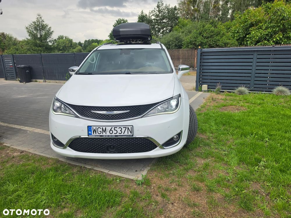 Chrysler Pacifica - 1
