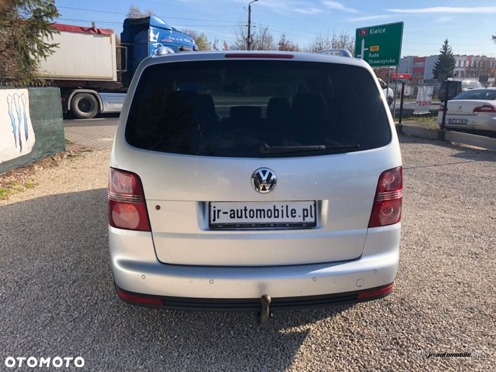Volkswagen Touran - 8