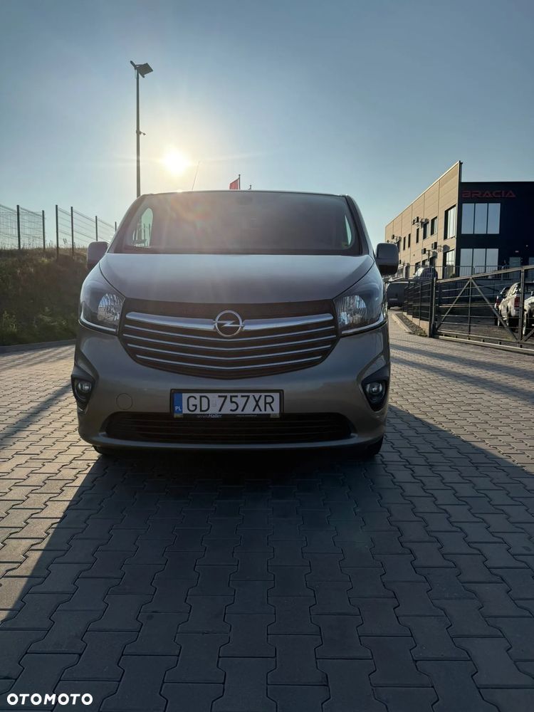 Opel Vivaro - 1