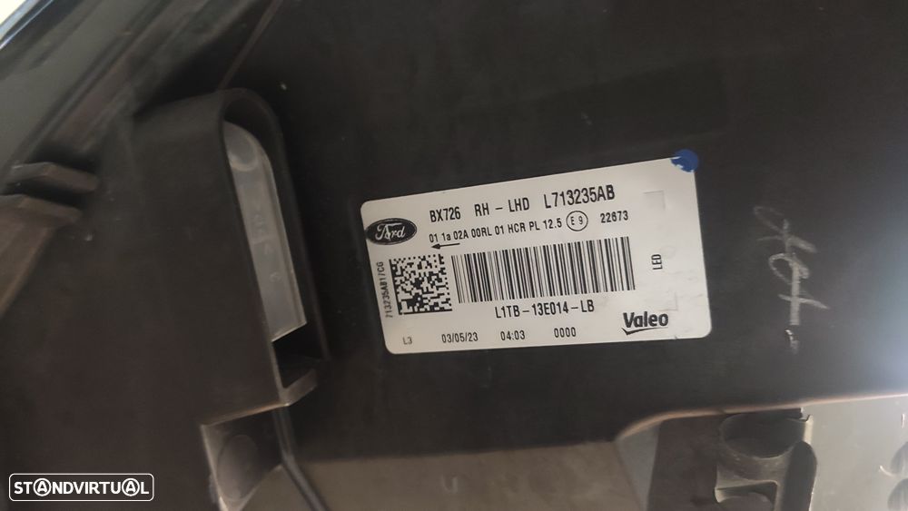 farol direito Full Led Ford Puma - L713235AB - 3