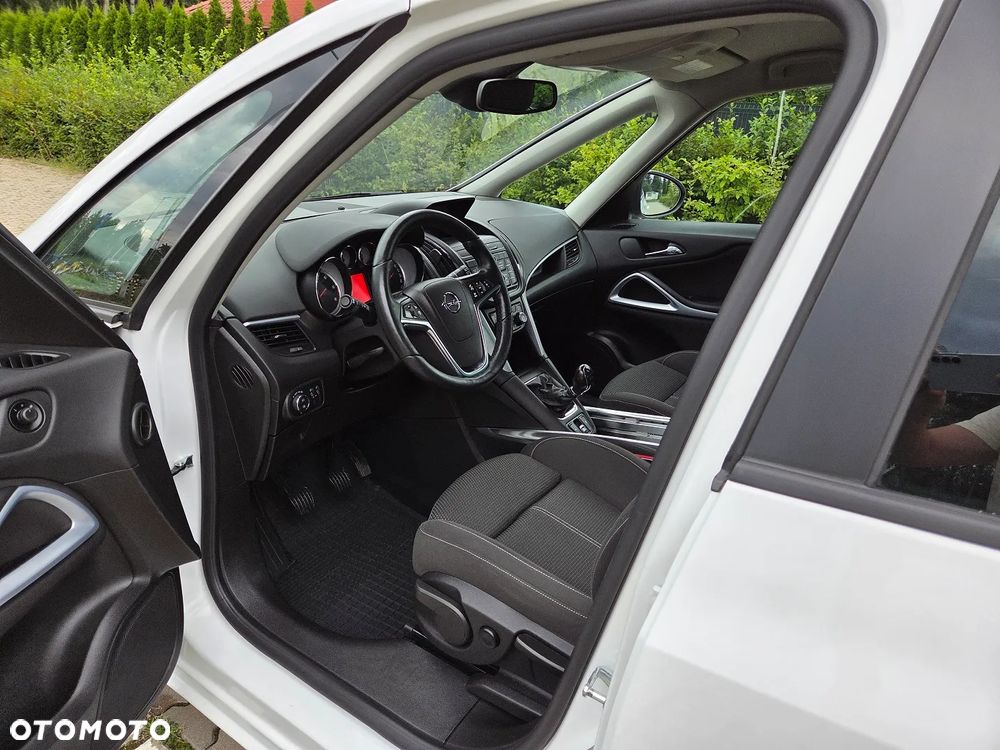 Opel Zafira - 11