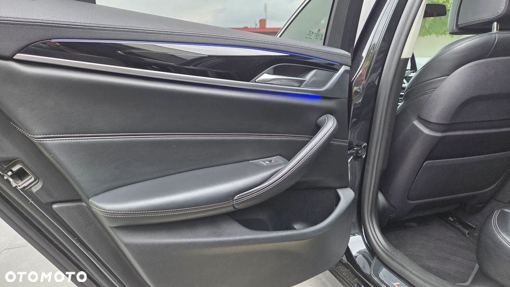 BMW Seria 5 520d Luxury Line sport - 29