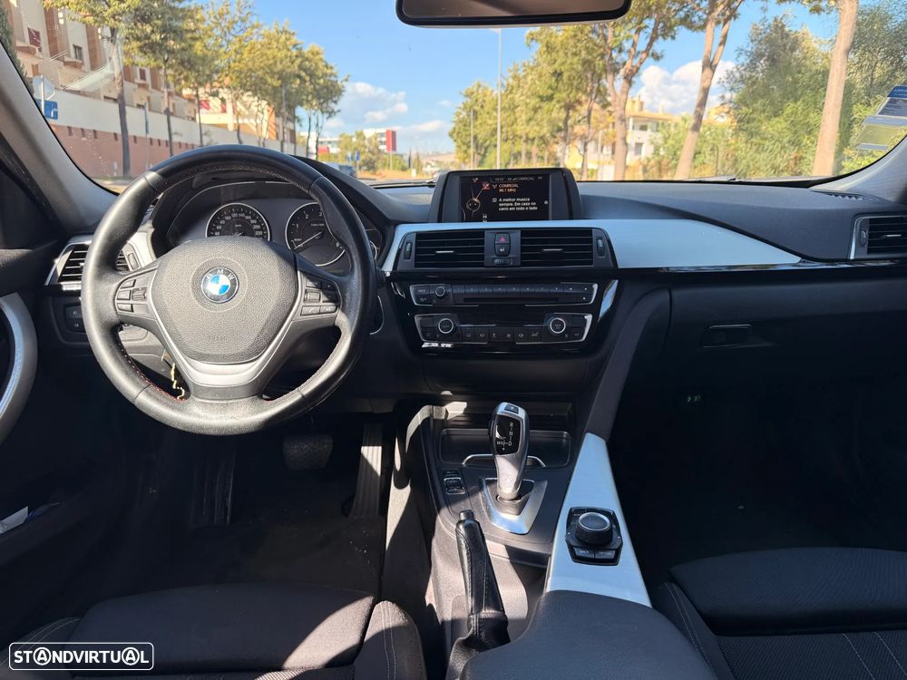 BMW 318 2017 photo 2