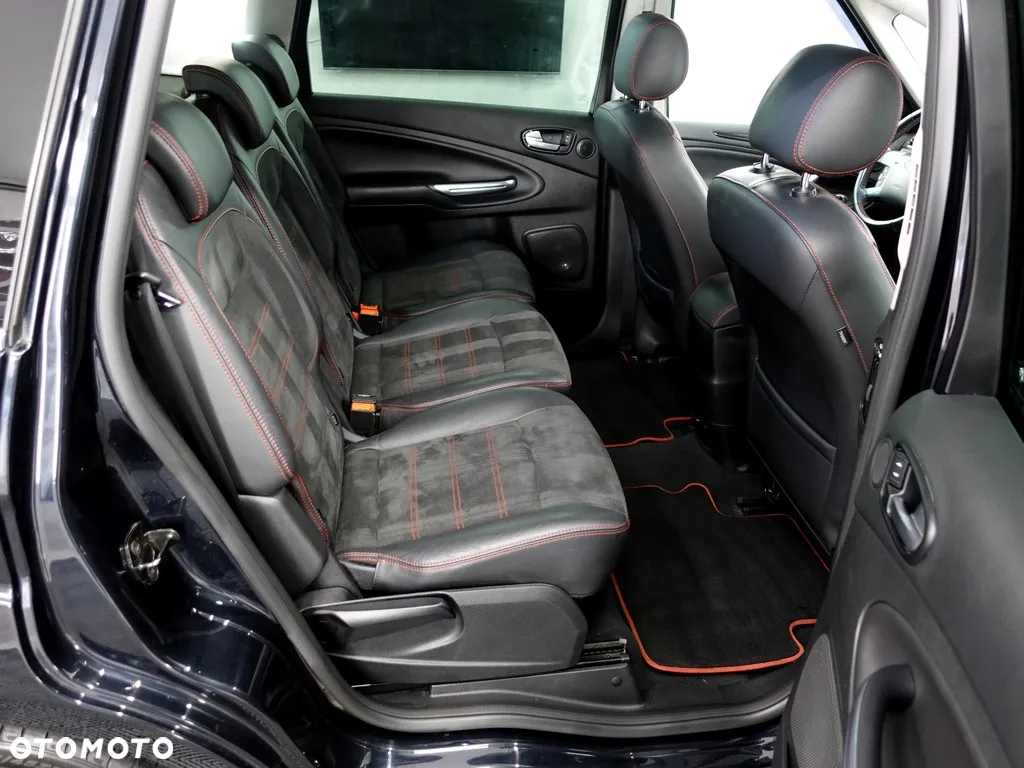 Ford S-Max - 9