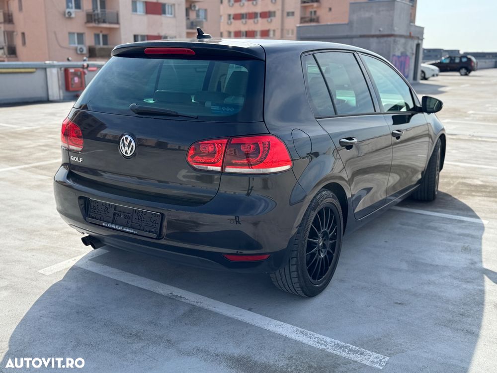 Volkswagen Golf 2.0 TDI DPF BlueMotion Technology Comfortline - 5