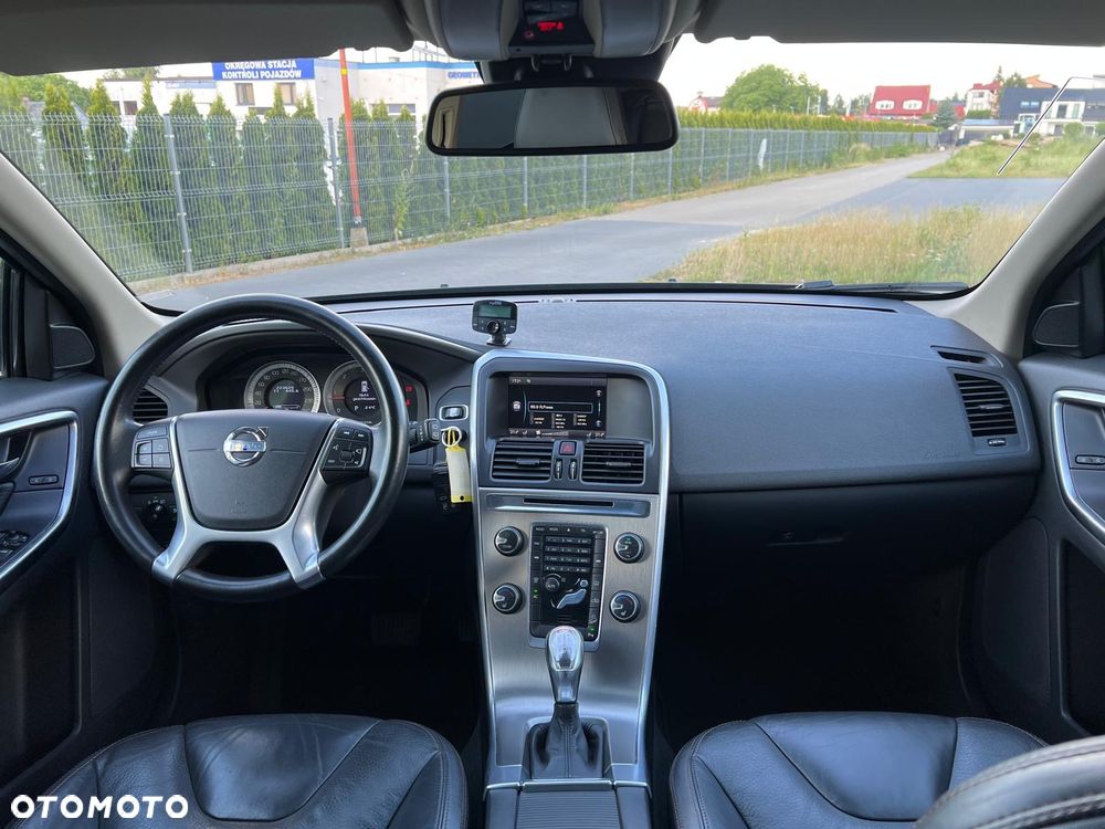 Volvo XC 60 D4 AWD Geartronic Momentum - 20