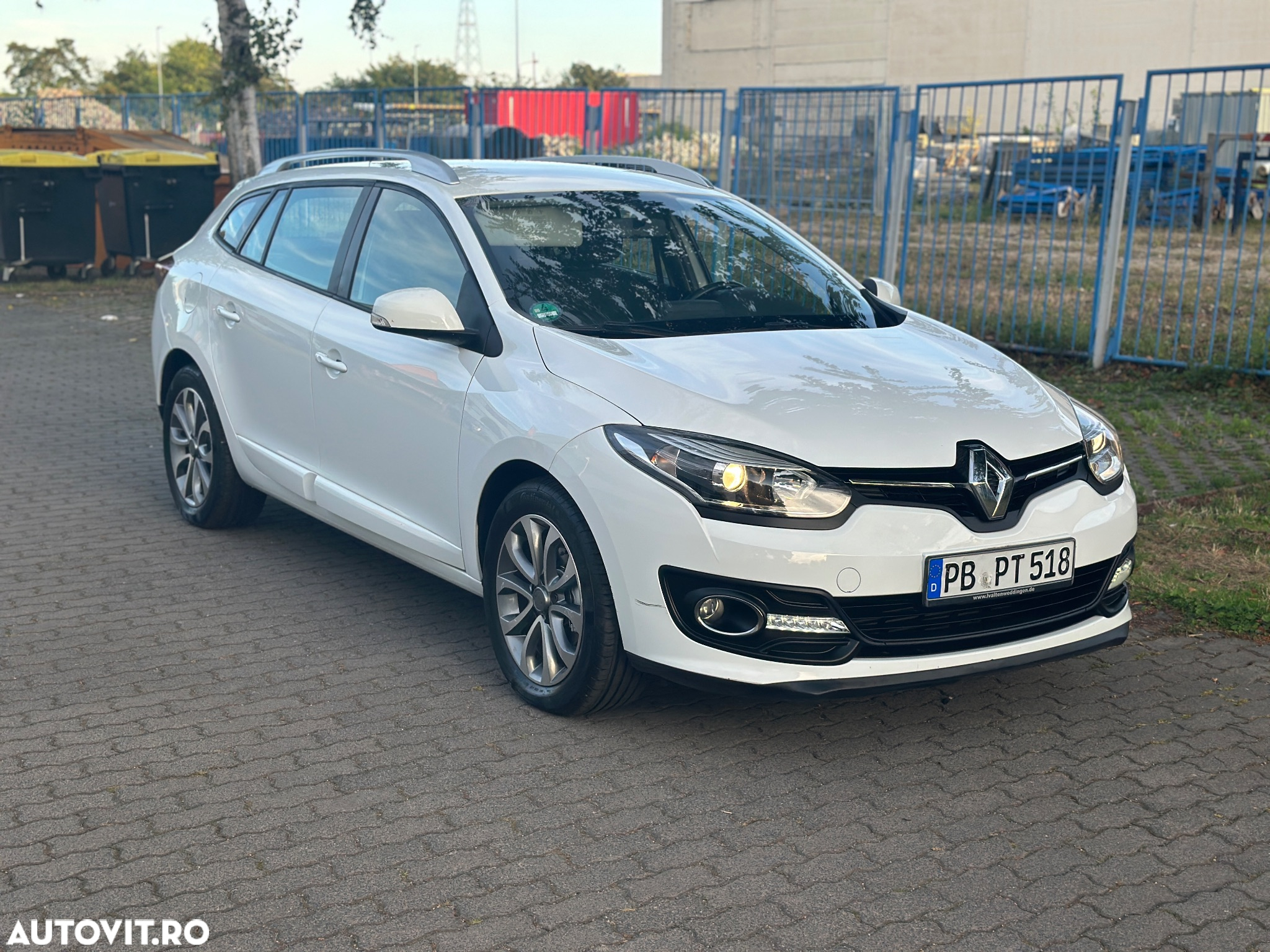 Renault Megane Coupe Energy dCi 110 FAP Start & Stop Expression - 4