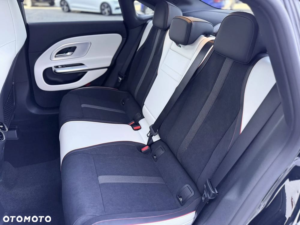 Mercedes-Benz CLA - 30