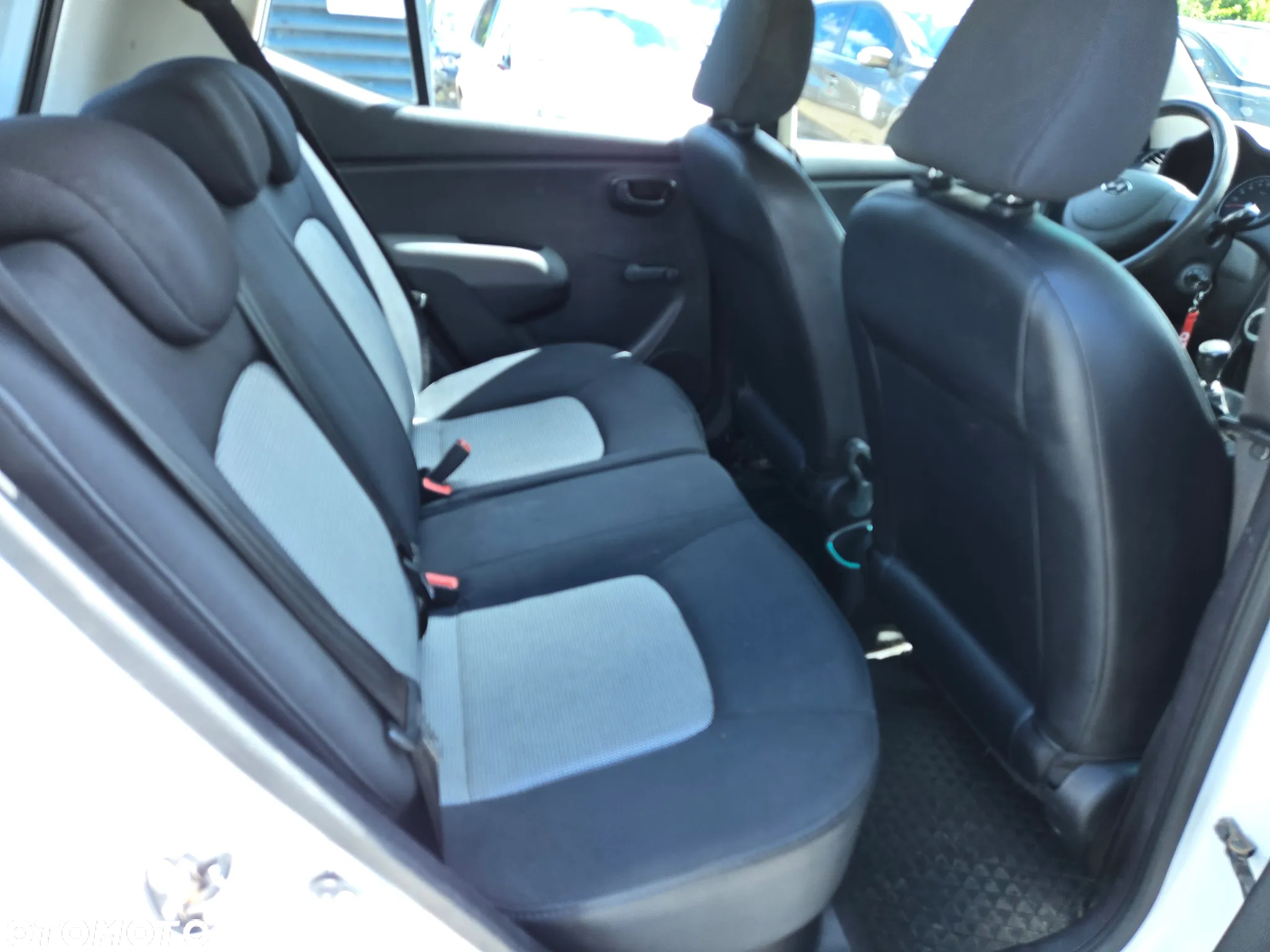 Hyundai i10 1.1 Base - 9