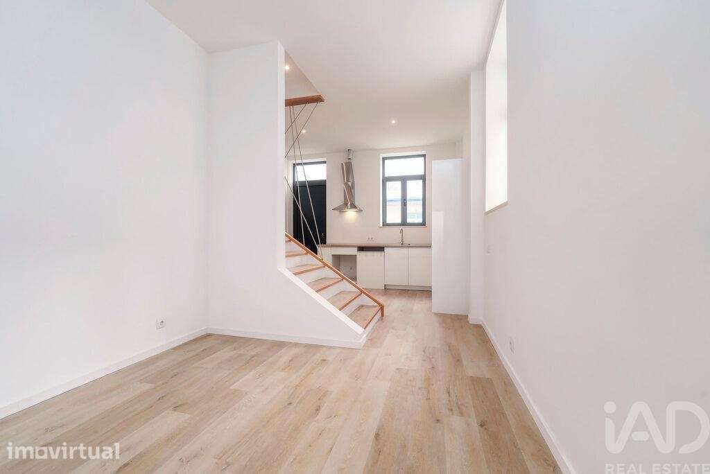 Casa de Cidade T2 em Faro (Sé e São Pedro) de 100,00 m2 - Grande imagem: 3/28