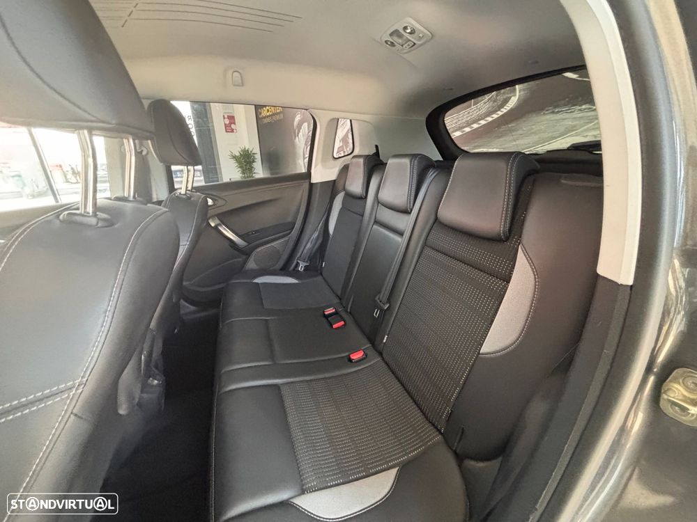 Peugeot 2008 1.6 e-HDi Allure - 10