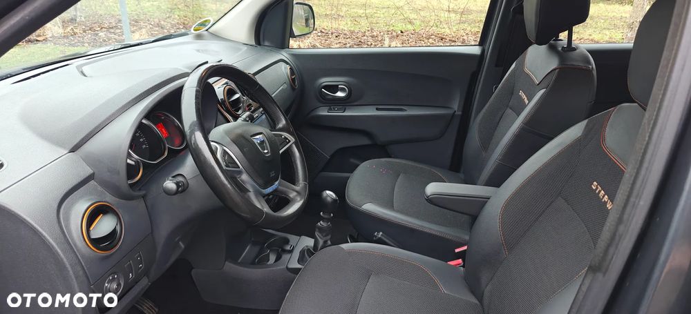 Dacia Lodgy dCi 110 Stepway Celebration - 9
